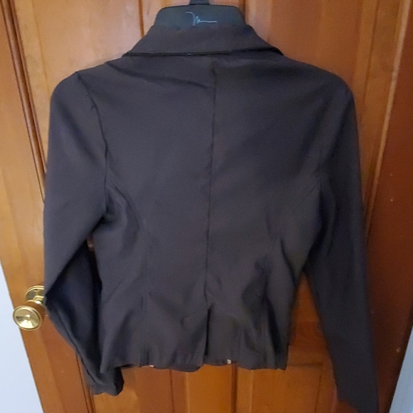 Blazer - Picture 3 of 3